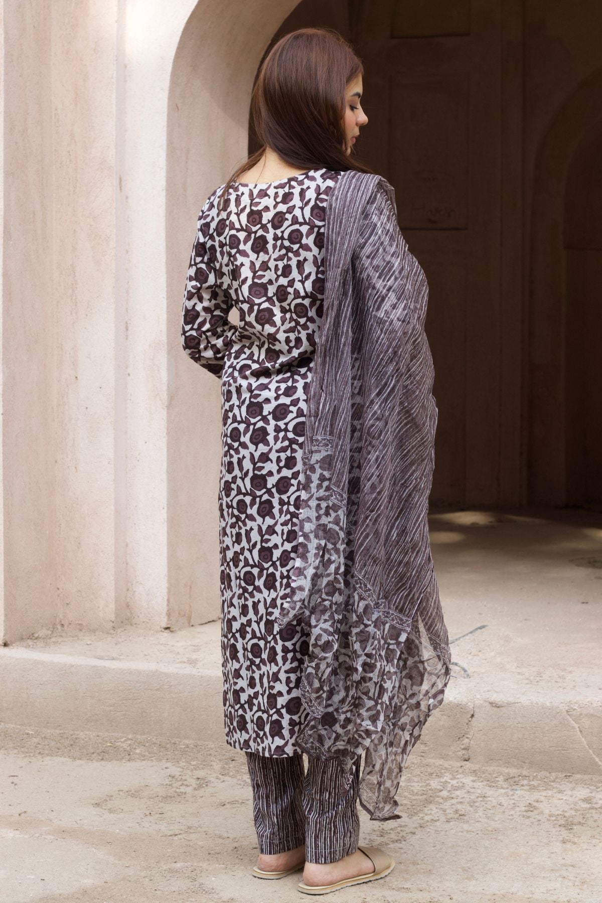 Cotton Jaipuri Print Kurta Set With Dupatta in Black