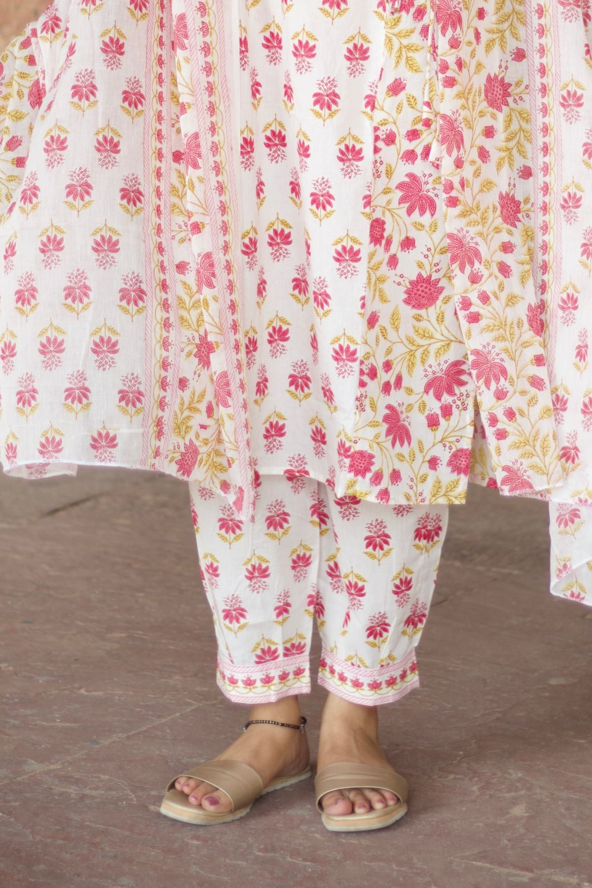 Cotton Jaipuri Print Kurta And Afghani Pant With Dupatta in Pink