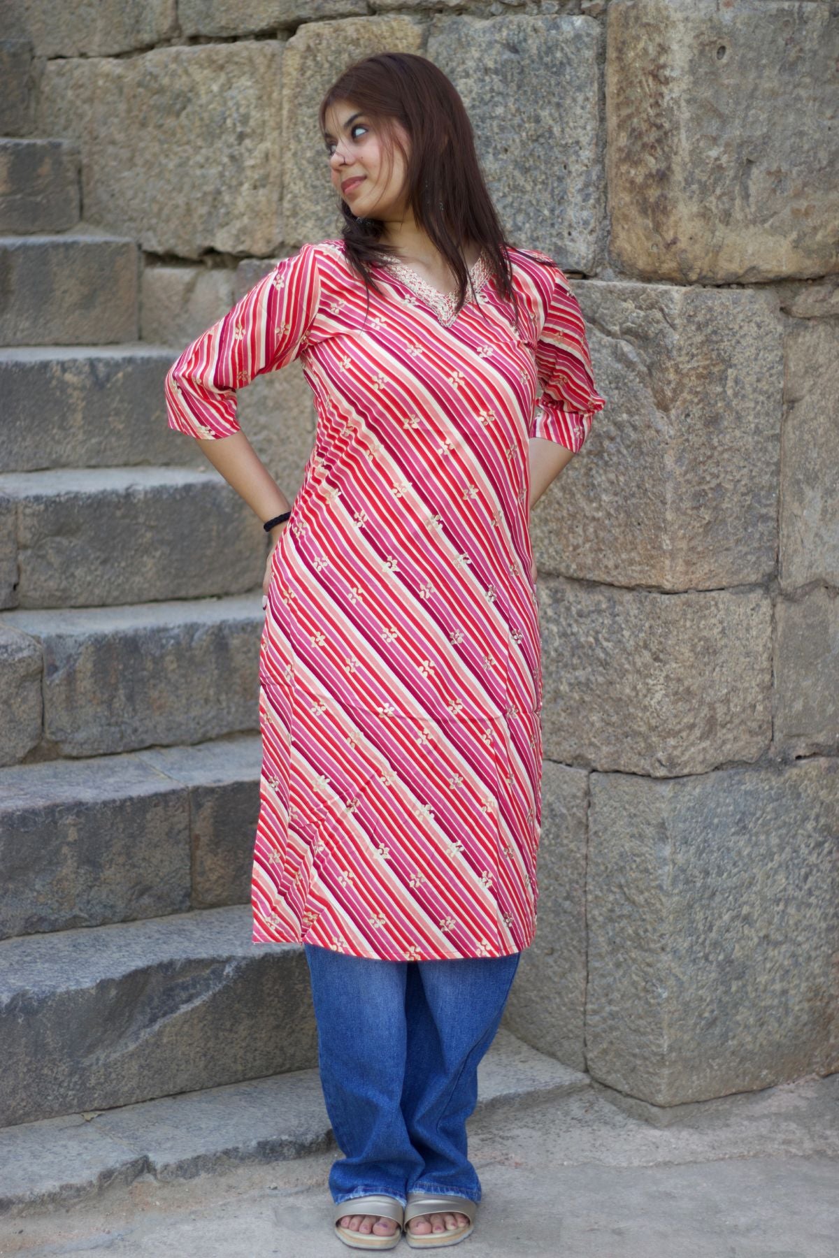 Rayon Jaipuri Print Straight Kurta With Gota Patti in Pink