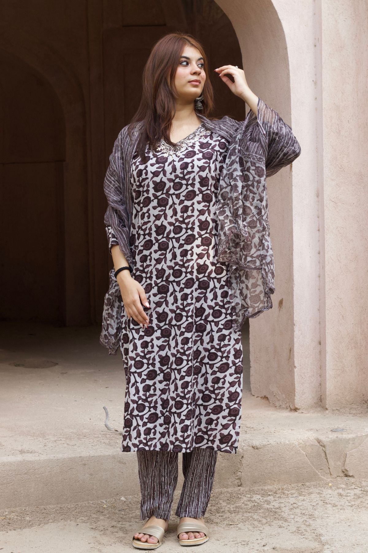 Cotton Jaipuri Print Kurta Set With Dupatta in Black