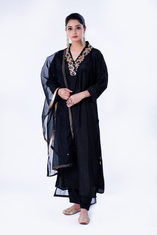 Straight Kurta Set with Organza Dupatta is made from luxurious Dola Silk and Zardozi Embroidery in Black Colour