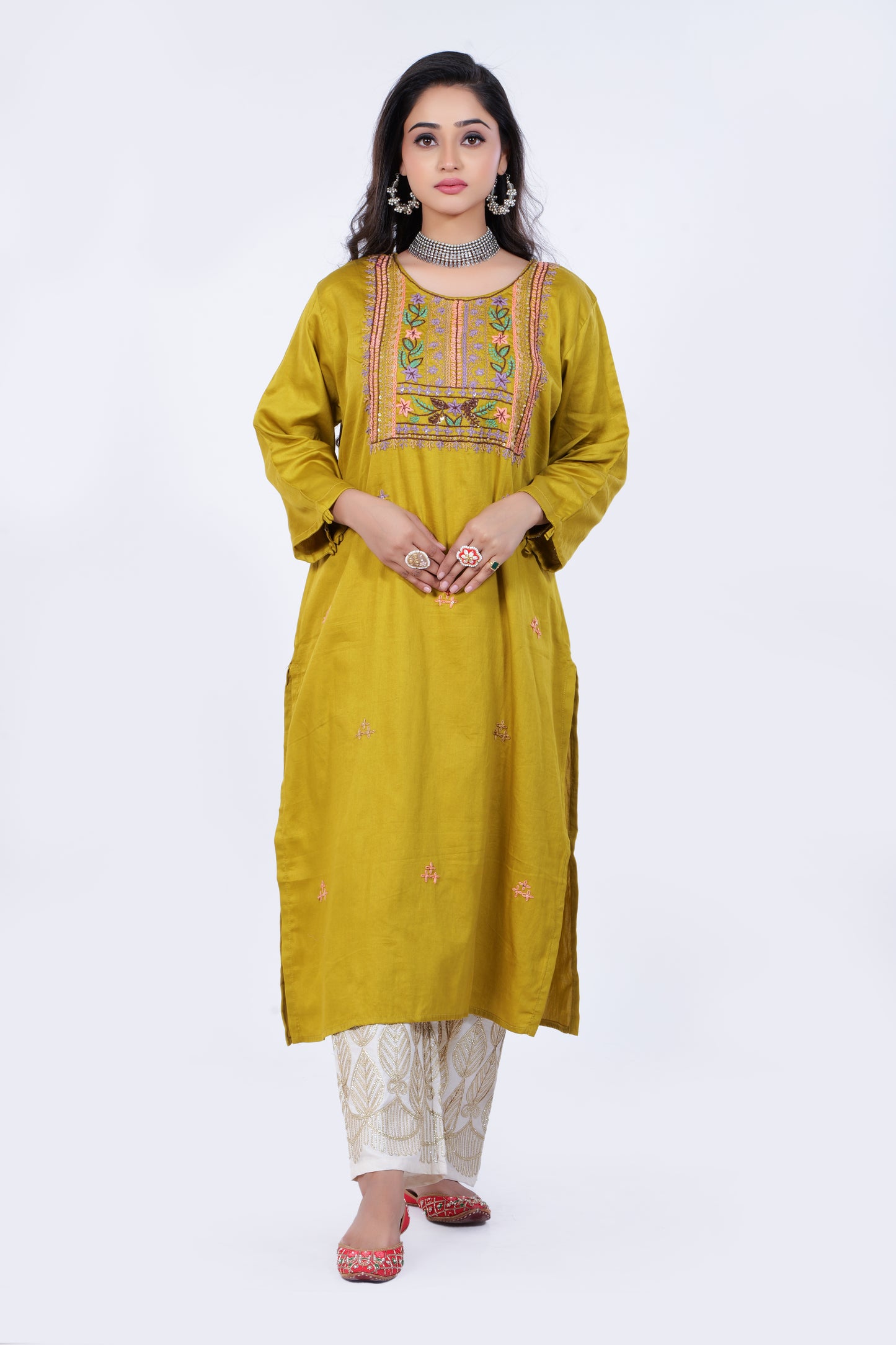 Straight Kurta made from Pure Cotton and Thread Emboidery in Green Colour