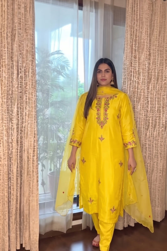 Yellow Silk Hand Embroidered Straight Kurta Set With Organza Dupatta